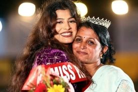 تاج پیروزی بر سر دختری که تسلیم نشد