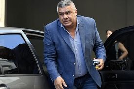 یک فوتبال پر از فساد، درست مثل جامعه!